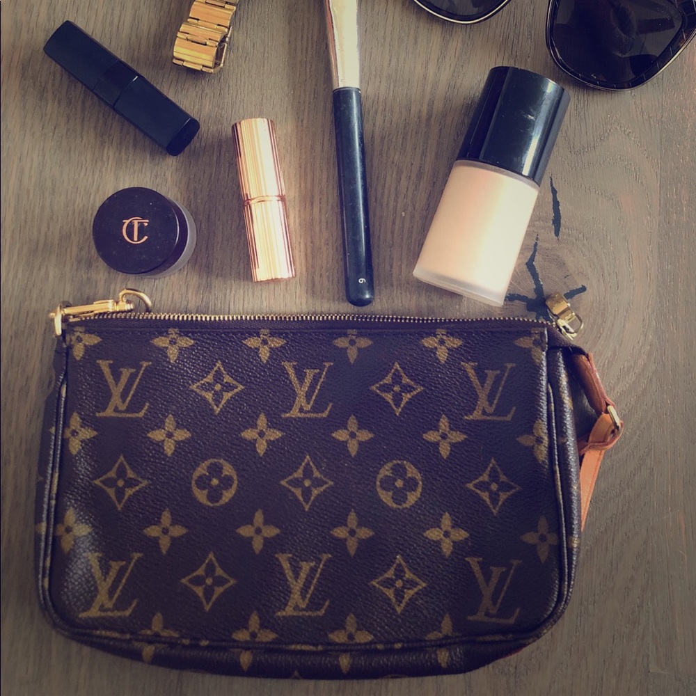 Authentic Louis Vuitton Pochette